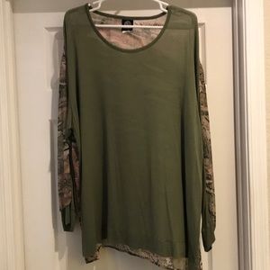 Bobeau Green Snakeskin Print Long Sleeve Shirt